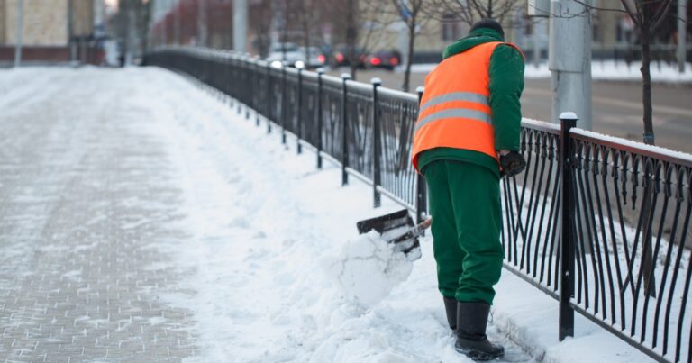 Read more about the article Winter Accidents & Liability: Who Is Responsible for Ice and Snow Injuries?